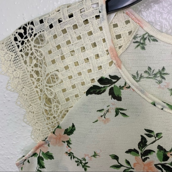 Love J Floral Croped Top with Tie Size M - Picture 4 of 10